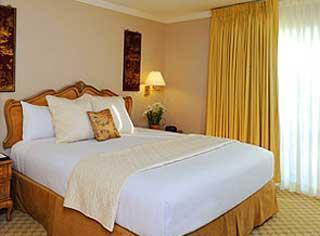 Beverly Hills Plaza & 4* Los Angeles