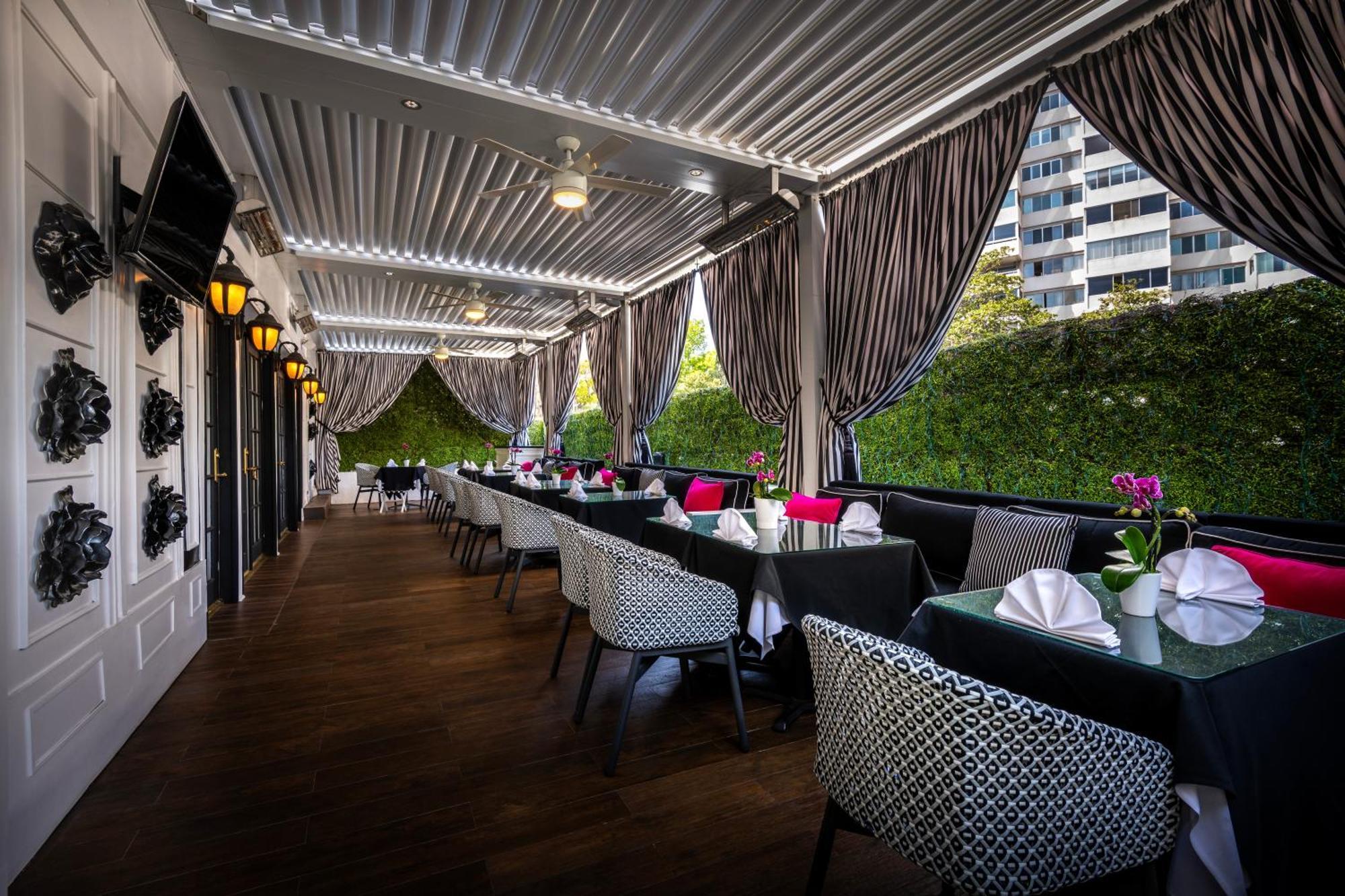 Beverly Hills Plaza & 4* Los Angeles